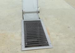  - Tablettes, capotages, grilles, caissons, trappes, protections inox
